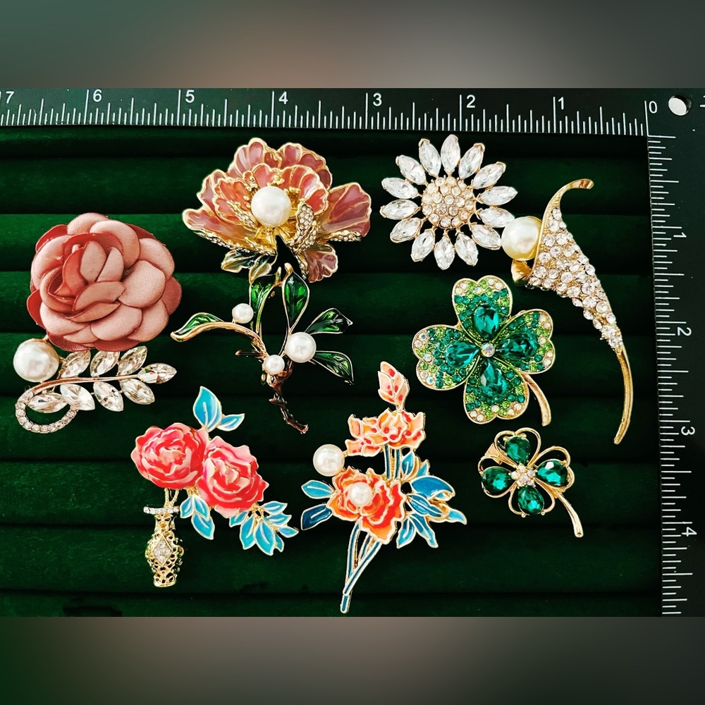 9 Piece Mixed Flower Brooch Set – Rose, Sunflower, Tulip, Crystal Pins